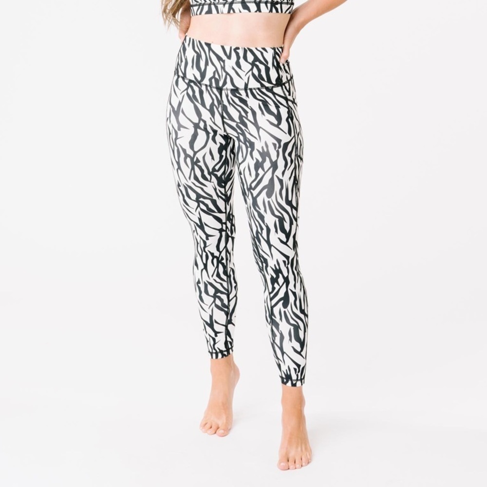 Zyia Active Safari Pocket Brilliant Hi-Rise 7/8 Legging